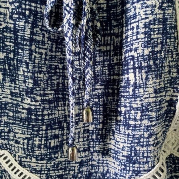 Skies are Blue Blouse‎ Size M - Picture 5 of 14